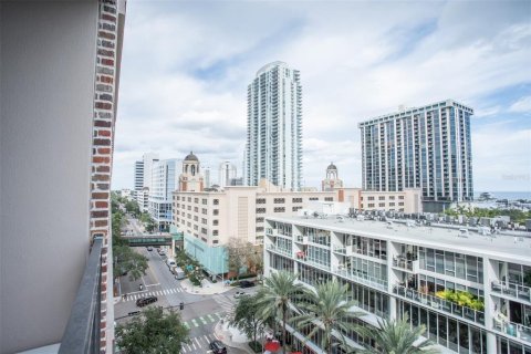 Condominio en venta en Saint Petersburg, Florida, 2 dormitorios, 141.03 m2 № 2149215 - foto 4