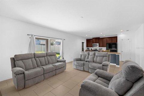 House in Davenport, Florida 4 bedrooms, 226.68 sq.m. № 1853731 - photo 6