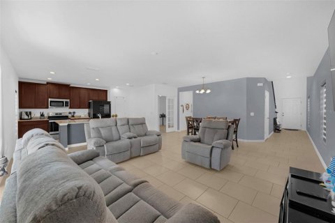 House in Davenport, Florida 4 bedrooms, 226.68 sq.m. № 1853731 - photo 5