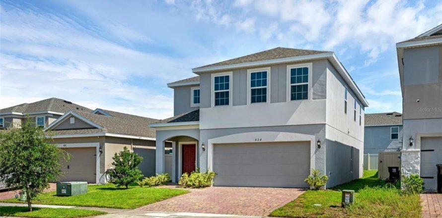 House in Davenport, Florida 4 bedrooms, 226.68 sq.m. № 1853731
