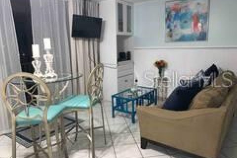 Condominio en venta en Clearwater, Florida, 1 dormitorio, 37.63 m2 № 2135575 - foto 6