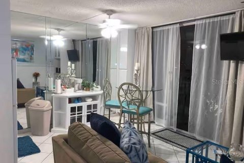 Condominio en venta en Clearwater, Florida, 1 dormitorio, 37.63 m2 № 2135575 - foto 10