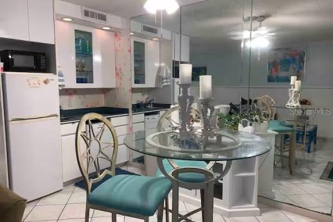 Condominio en venta en Clearwater, Florida, 1 dormitorio, 37.63 m2 № 2135575 - foto 7