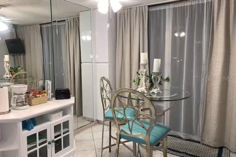 Condominio en venta en Clearwater, Florida, 1 dormitorio, 37.63 m2 № 2135575 - foto 13