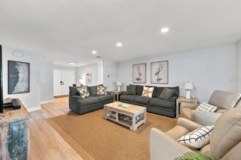 House in Hudson, Florida 3 bedrooms, 148.64 sq.m. № 2393386 - photo 8