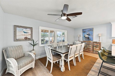 House in Hudson, Florida 3 bedrooms, 148.64 sq.m. № 2393386 - photo 17