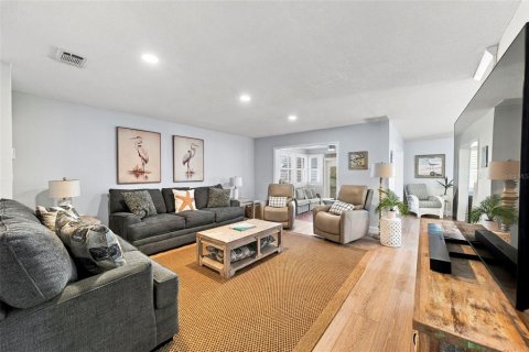 House in Hudson, Florida 3 bedrooms, 148.64 sq.m. № 2393386 - photo 7