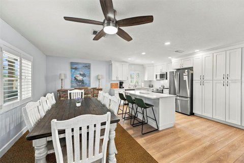 House in Hudson, Florida 3 bedrooms, 148.64 sq.m. № 2393386 - photo 16