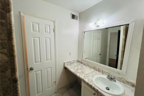 Condo in Orlando, Florida, 1 bedroom  № 1870511 - photo 12