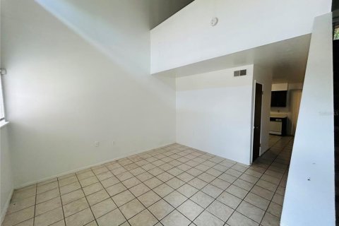 Condo in Orlando, Florida, 1 bedroom  № 1870511 - photo 2