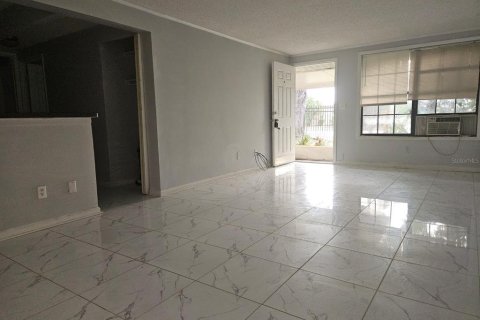 Copropriété à louer à Orlando, Floride: 2 chambres, 76.92 m2 № 2416942 - photo 4