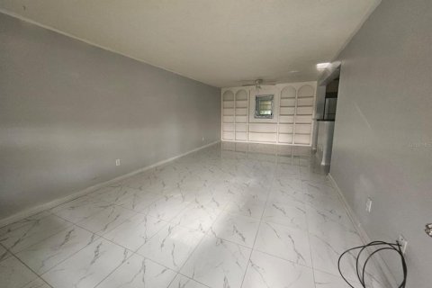 Copropriété à louer à Orlando, Floride: 2 chambres, 76.92 m2 № 2416942 - photo 3