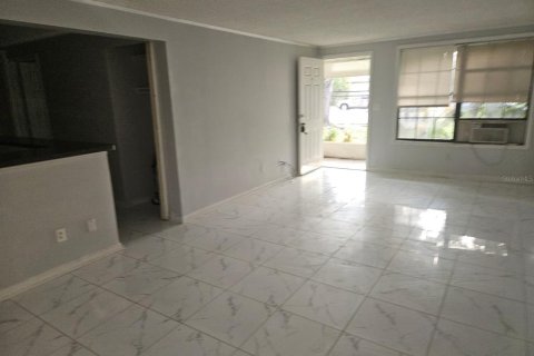 Copropriété à louer à Orlando, Floride: 2 chambres, 76.92 m2 № 2416942 - photo 6