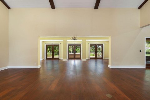 House in Palm Beach Gardens, Florida 4 bedrooms, 369.38 sq.m. № 2261708 - photo 9