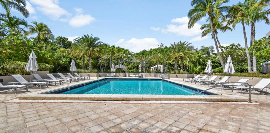 Condominio en Key Biscayne, Florida, 3 dormitorios  № 2013141