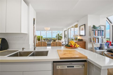 Condominio en venta en Key Biscayne, Florida, 3 dormitorios, 216.28 m2 № 2013141 - foto 30