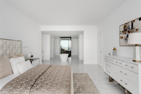 Copropriété à vendre à Miami, Floride: 5 chambres, 296.27 m2 № 2037566 - photo 10