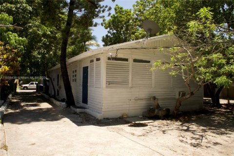 Commercial property in Miami, Florida 226.5 sq.m. № 1812247 - photo 3