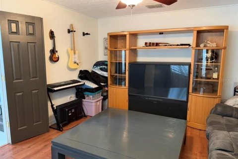 Villa ou maison à vendre à Chuluota, Floride: 4 chambres, 218.6 m2 № 2400485 - photo 11