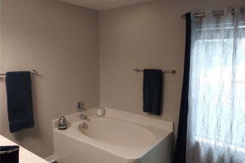 Villa ou maison à vendre à Chuluota, Floride: 4 chambres, 218.6 m2 № 2400485 - photo 25