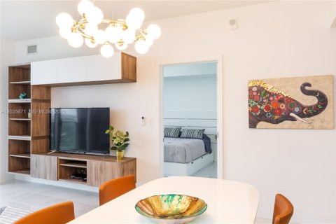 Copropriété à vendre à North Miami Beach, Floride: 2 chambres, 103.59 m2 № 2155014 - photo 12