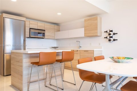 Copropriété à vendre à North Miami Beach, Floride: 2 chambres, 103.59 m2 № 2155014 - photo 14