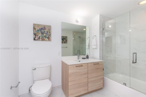 Copropriété à vendre à North Miami Beach, Floride: 2 chambres, 103.59 m2 № 2155014 - photo 25