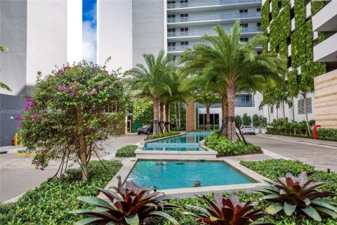 Copropriété à vendre à North Miami Beach, Floride: 2 chambres, 103.59 m2 № 2155014 - photo 3