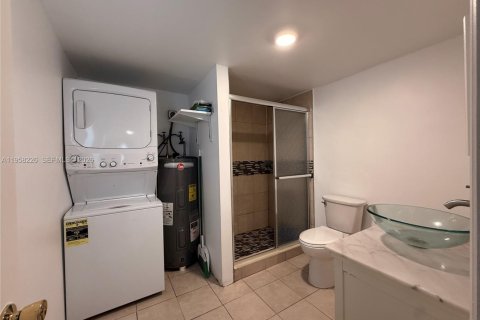Casa en alquiler en North Miami Beach, Florida, 1 dormitorio, 41.62 m2 № 2020988 - foto 11