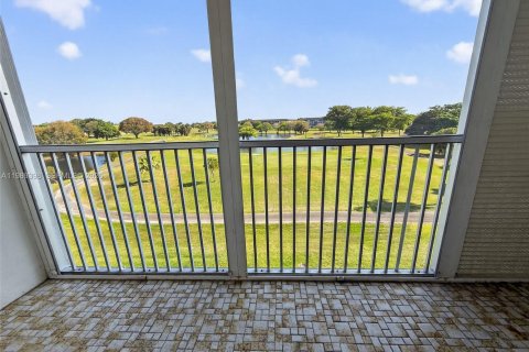 Купить кондоминиум в Пемброк-Пайнс, Флорида 1 спальня, 63.64м2, № 2051900 - фото 10