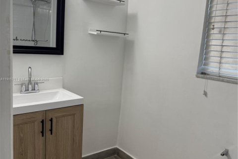 Copropriété à louer à Miami, Floride: 2 chambres, 91.97 m2 № 1968031 - photo 8