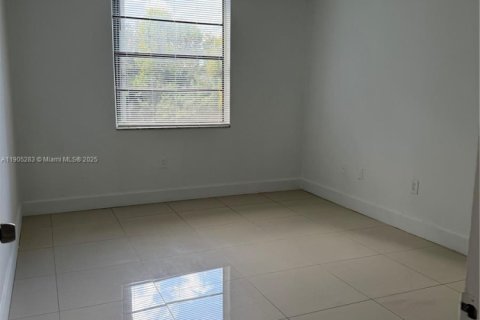 Copropriété à louer à Miami, Floride: 2 chambres, 91.97 m2 № 1968031 - photo 6