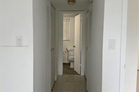 Copropriété à louer à Miami, Floride: 2 chambres, 91.97 m2 № 1968031 - photo 7