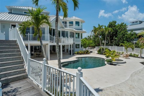 House in Boca Grande, Florida 3 bedrooms, 306.67 sq.m. № 1877383 - photo 11