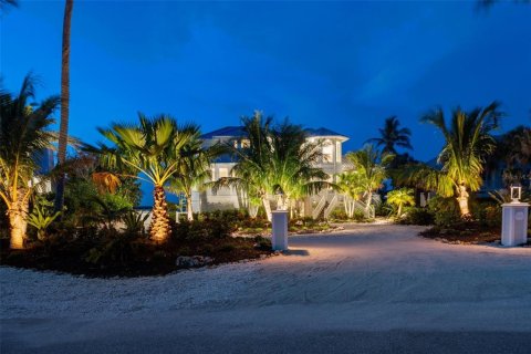 House in Boca Grande, Florida 3 bedrooms, 306.67 sq.m. № 1877383 - photo 14