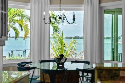 House in Boca Grande, Florida 3 bedrooms, 306.67 sq.m. № 1877383 - photo 29
