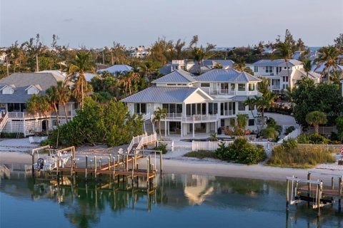 House in Boca Grande, Florida 3 bedrooms, 306.67 sq.m. № 1877383 - photo 6