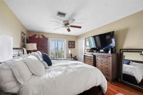 Condo in Saint Petersburg, Florida, 2 bedrooms № 2101646 - photo 24