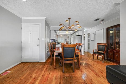 Condo in Saint Petersburg, Florida, 2 bedrooms № 2101646 - photo 12