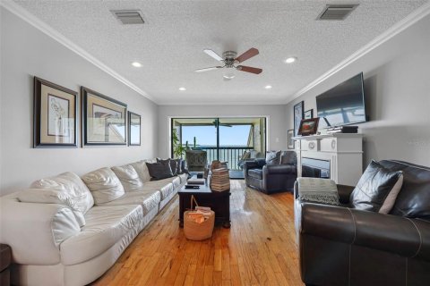 Condo in Saint Petersburg, Florida, 2 bedrooms № 2101646 - photo 7