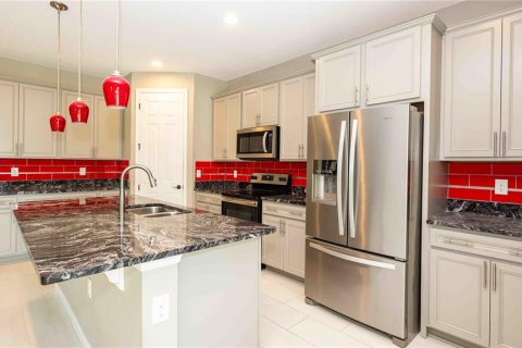 House in Davenport, Florida 3 bedrooms, 205.13 sq.m. № 1804755 - photo 6