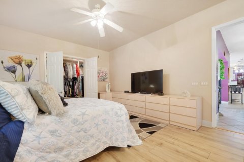 Villa ou maison à vendre à Palm City, Floride: 4 chambres, 401.62 m2 № 2387031 - photo 25