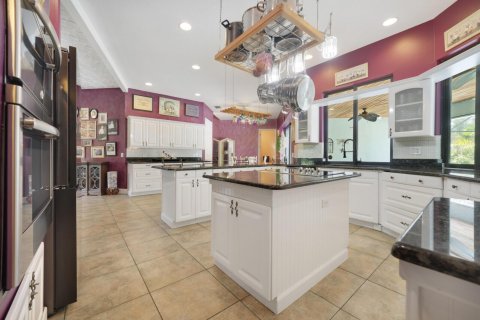 Villa ou maison à vendre à Palm City, Floride: 4 chambres, 401.62 m2 № 2387031 - photo 6
