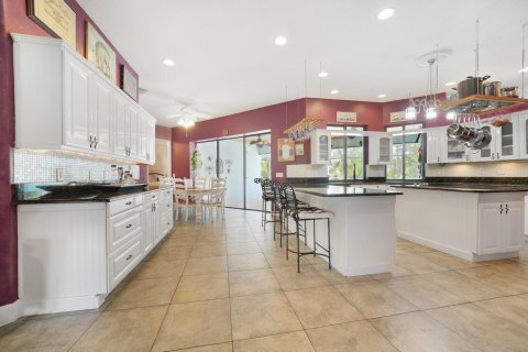 Villa ou maison à vendre à Palm City, Floride: 4 chambres, 401.62 m2 № 2387031 - photo 16