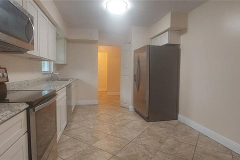 Villa ou maison à louer à Leesburg, Floride: 3 chambres, 147.99 m2 № 1837103 - photo 5