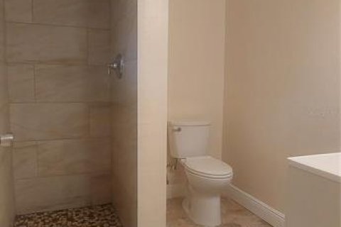 Villa ou maison à louer à Leesburg, Floride: 3 chambres, 147.99 m2 № 1837103 - photo 11