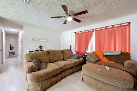 Casa en venta en Orlando, Florida, 3 dormitorios, 89.19 m2 № 2384496 - foto 18