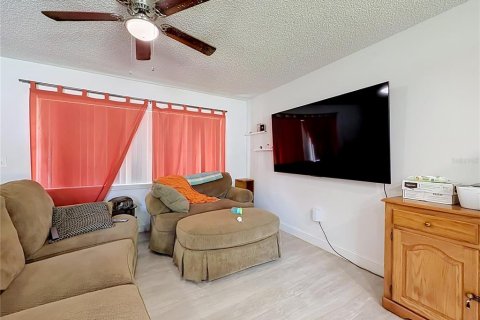 Casa en venta en Orlando, Florida, 3 dormitorios, 89.19 m2 № 2384496 - foto 17