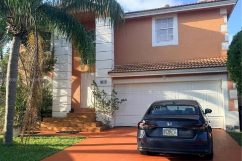 Дом в Катлер-Бей, Флорида 4 спальни, 243.78м2 № 2043550