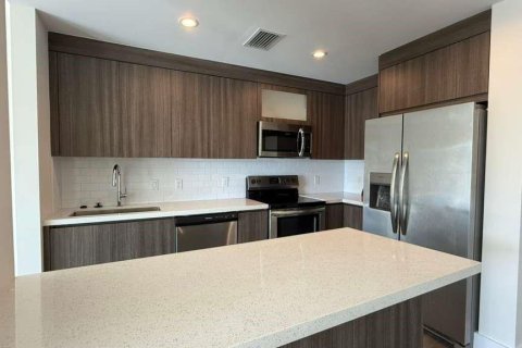 Condo in Hollywood, Florida, 1 bedroom № 2081480 - photo 5